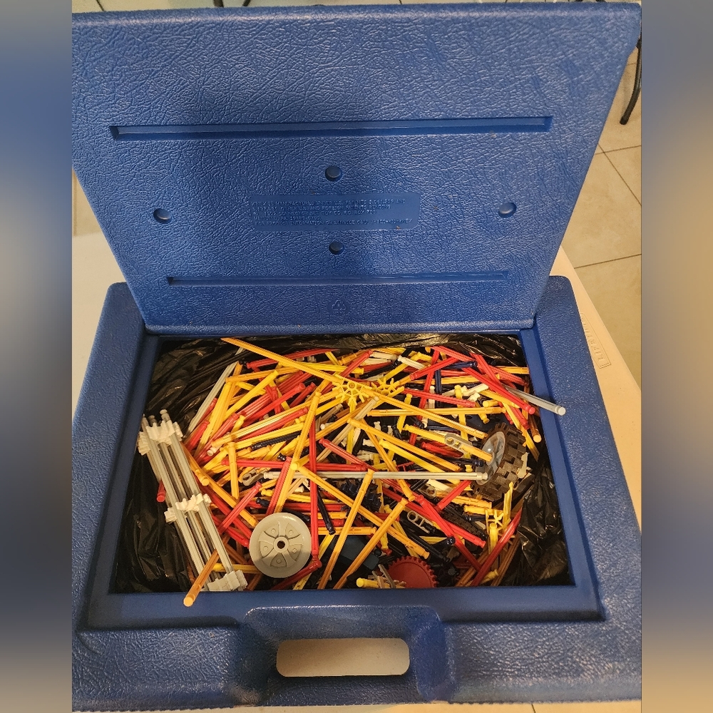 K'NEX Blue Box Hard KNEX Carrying Case/Organizer Vintage lot with Mixed Pieces